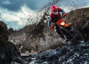 PG电子娱乐-新星切特关键回合不手软，黄蜂末节强压击沉快船