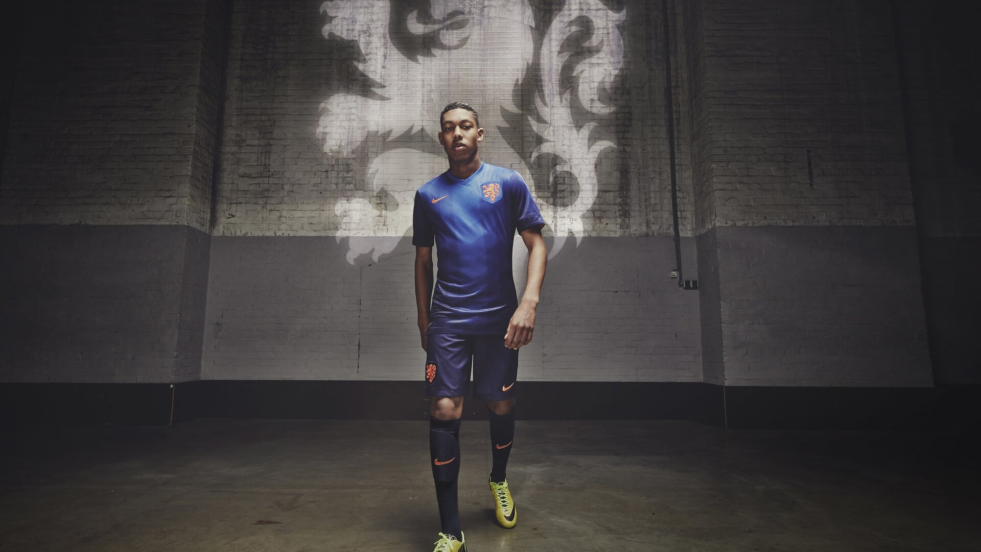 国家荣耀与个人巅峰的碰撞，德约科维奇领衔戴维斯杯横扫，为ATP总决赛正名